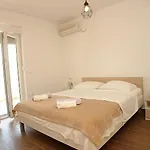 Pansion Jurko 3* Pag Town
