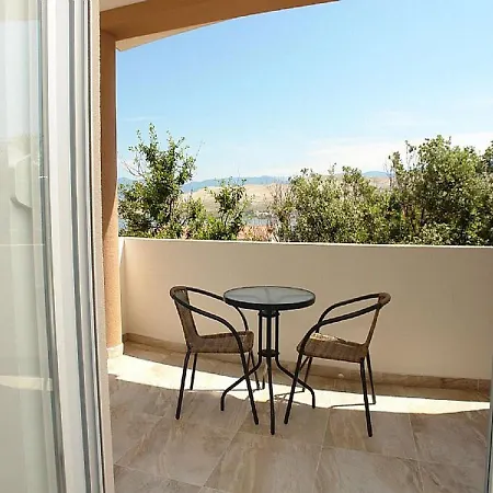 Pansion Jurko 3* Pag Town