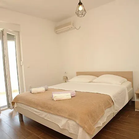 Pansion Jurko 3* Pag Town